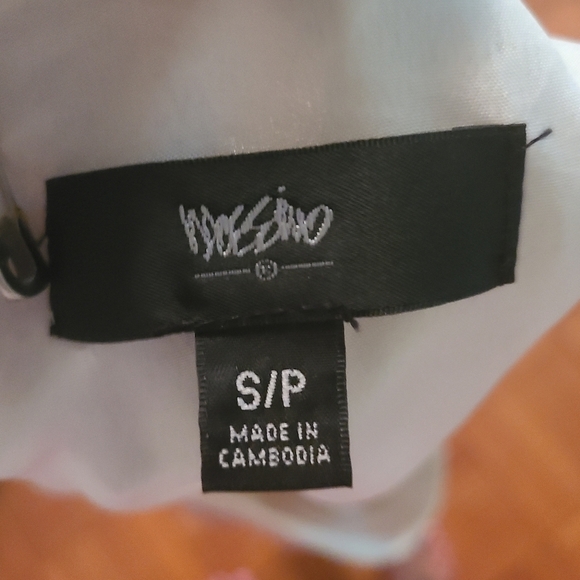 White top - Picture 8 of 9